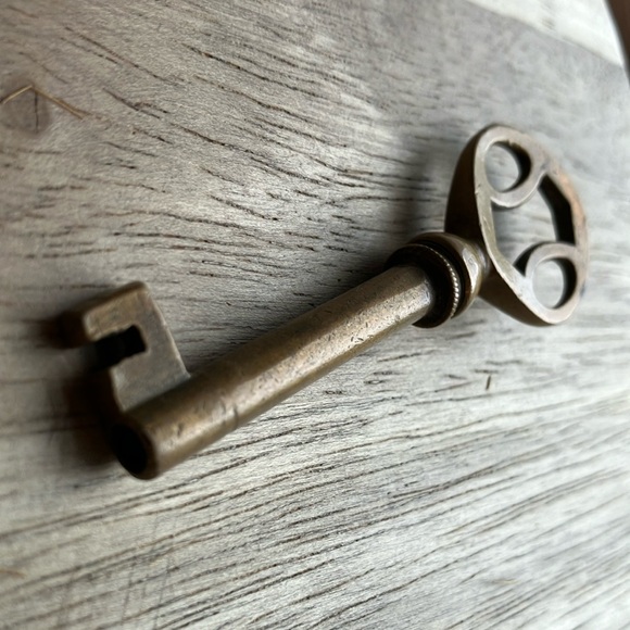 Antique Brass Skeleton Key - Picture 4 of 5